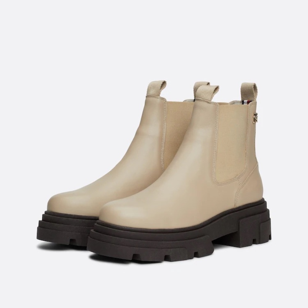 Tommy Hilfiger Nude
Combat Leather booties size 38